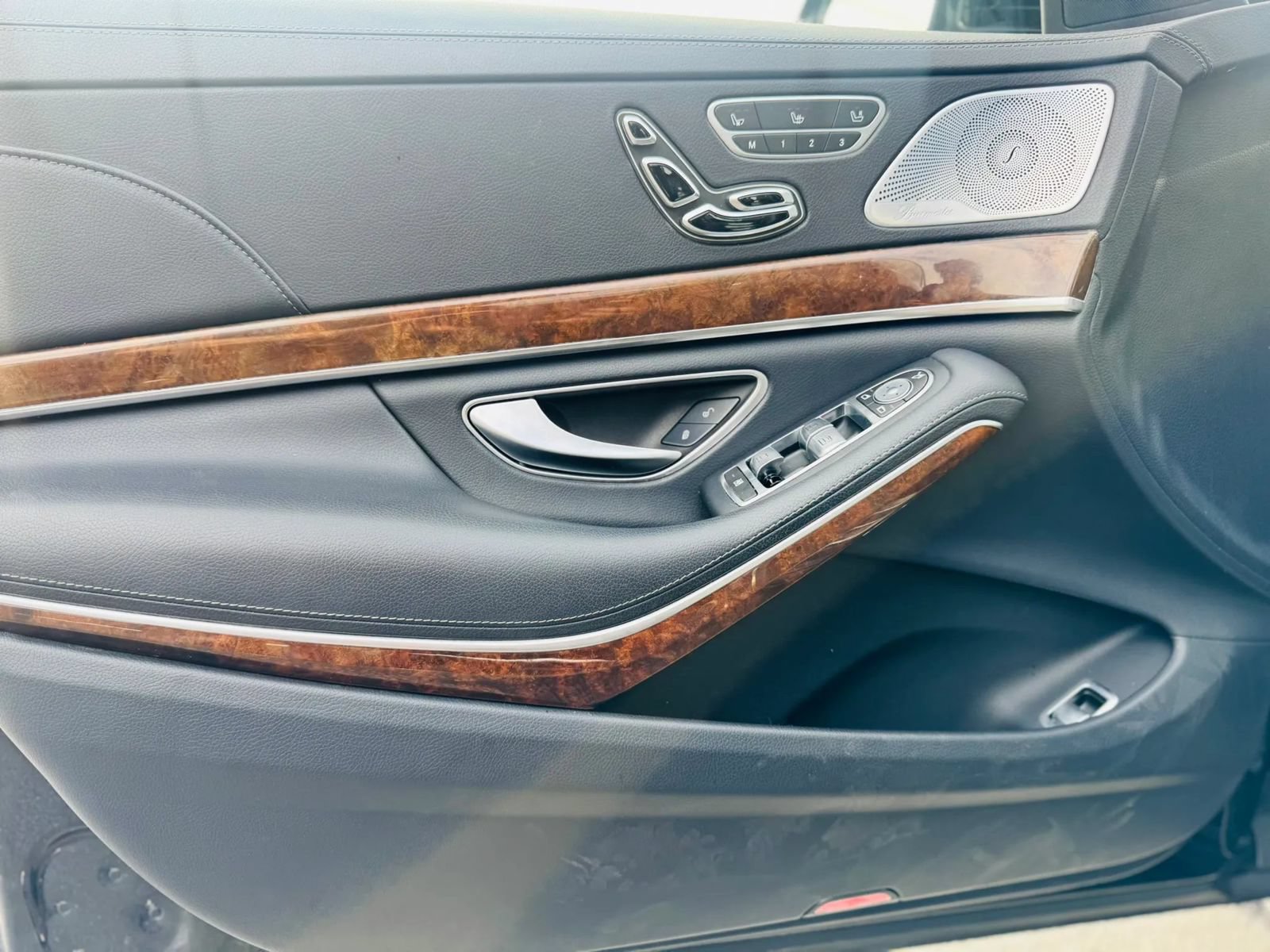 Used 2015 Mercedes-Benz S 550 4MATIC Sedan w/ Premium 1 Package image 18