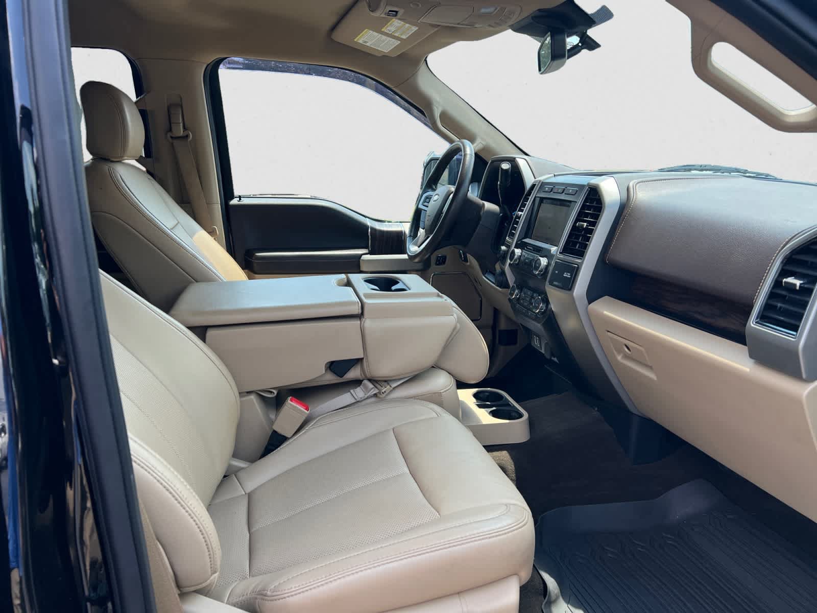Used 2019 Ford F150 Lariat w/ Equipment Group 501A Mid AWD/4WD image 15