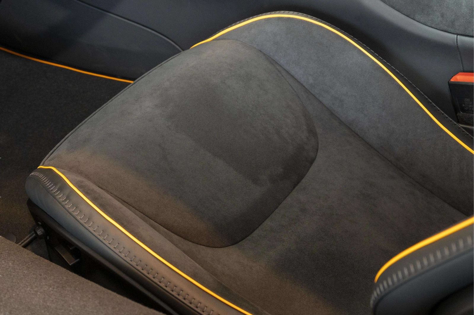 New 2026 McLaren Artura RWD image 18