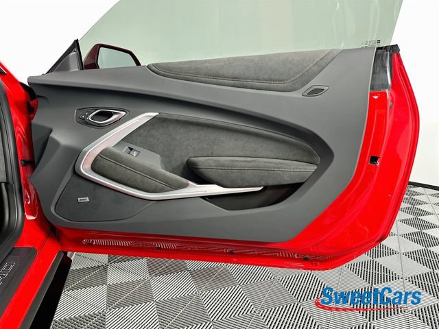 Used 2022 Chevrolet Camaro ZL1 RWD image 39