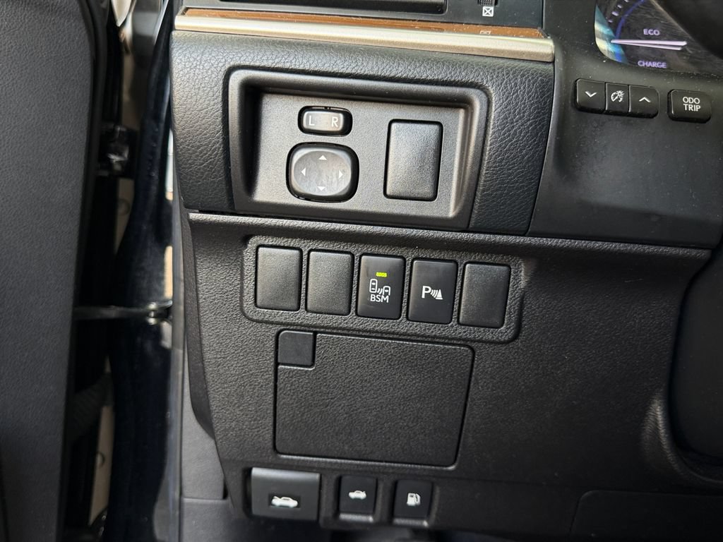 Used 2013 Lexus ES 300h w/ Luxury Pkg FWD image 22