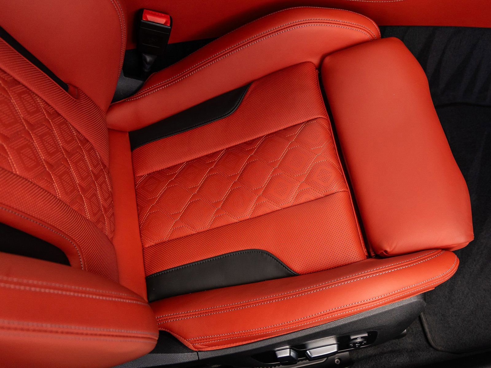 Used 2025 BMW M8 Competition w/ Driving Assistance Package image 46