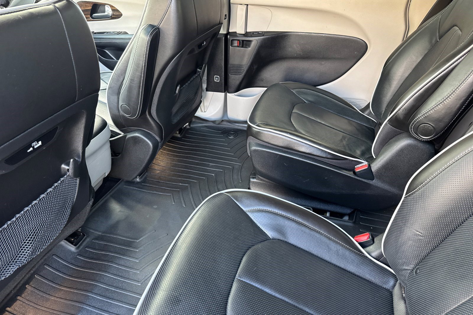 Used 2021 Chrysler Pacifica Limited w/ Premium & Safety Sphere Group image 27