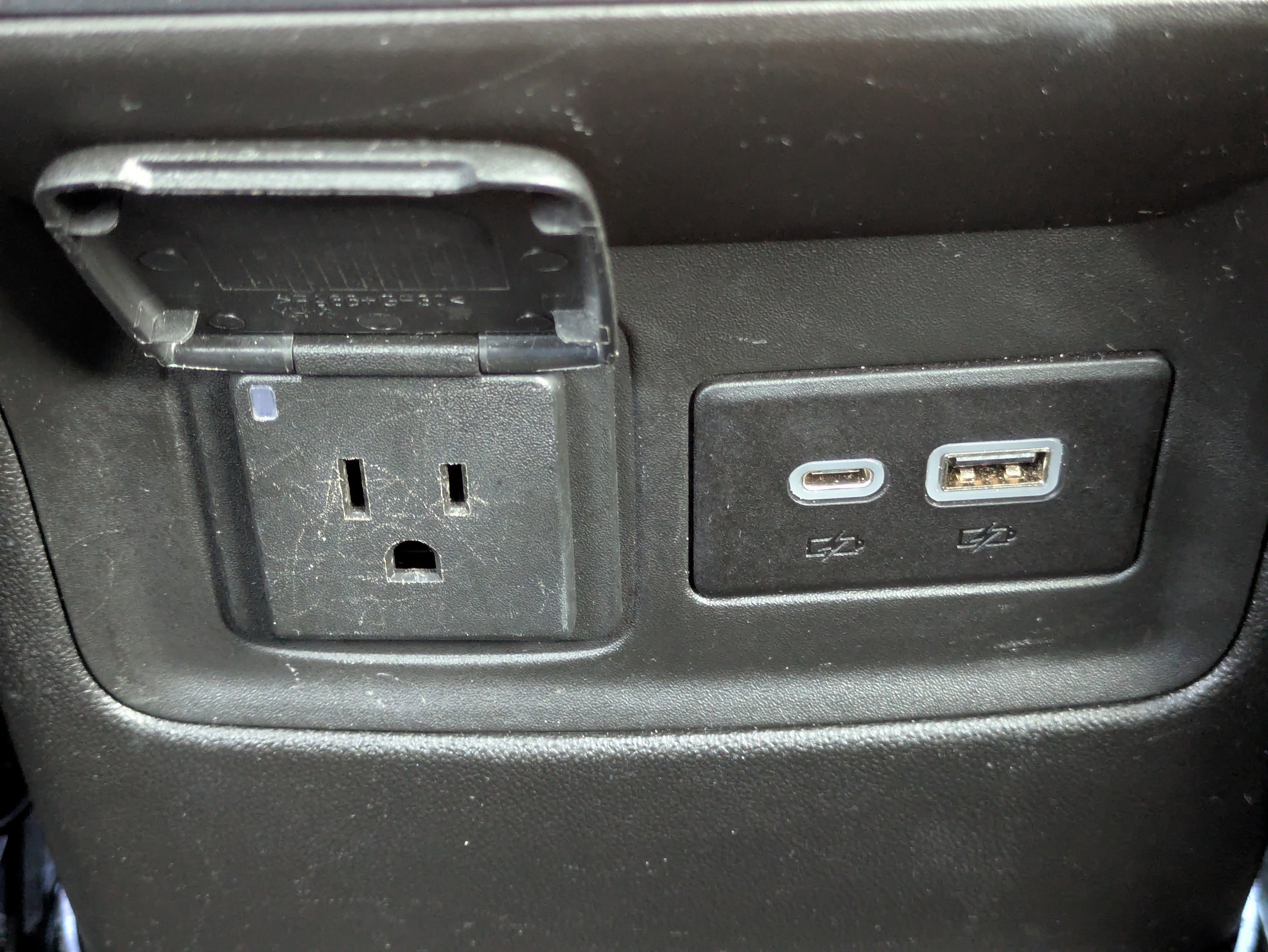 Used 2023 GMC Acadia Denali w/ Denali Ultimate Package image 11