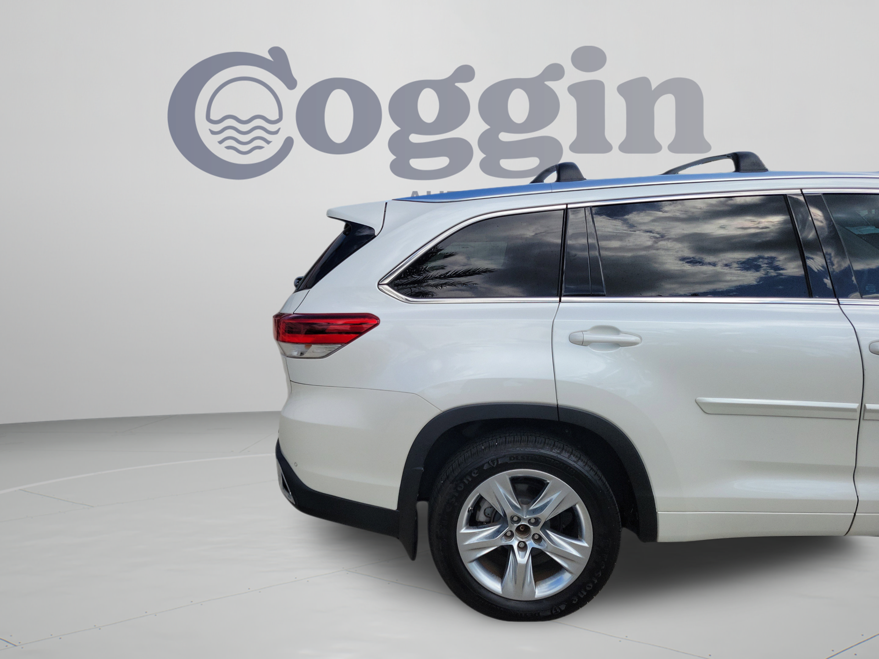 Used 2017 Toyota Highlander Limited w/ Protection Package #3 AWD/4WD image 32