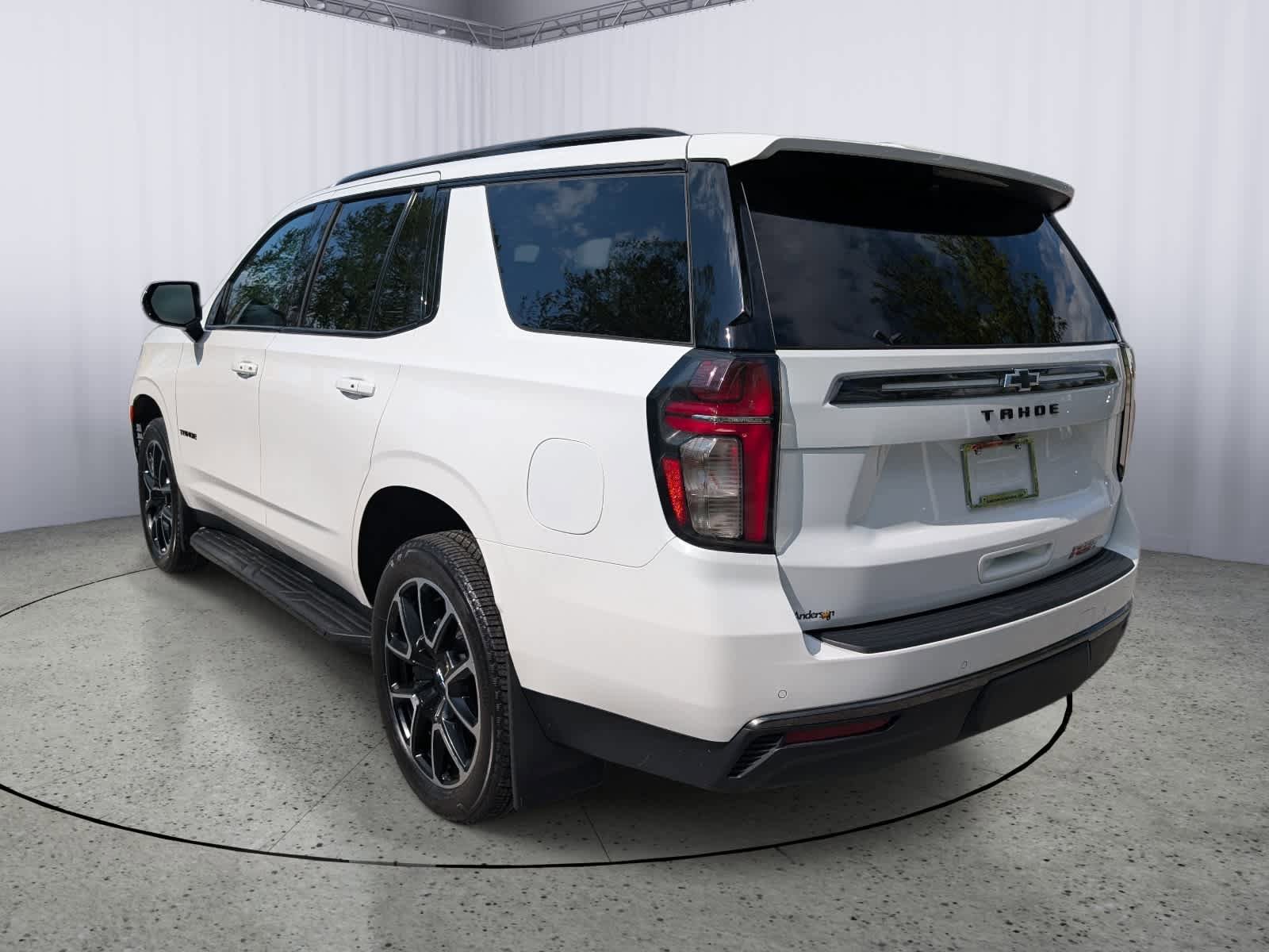Certified 2022 Chevrolet Tahoe RST w/ Luxury Package AWD/4WD image 4