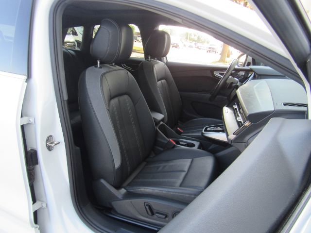Used 2022 Audi Q4 e-tron Premium Plus w/ Premium Plus image 24
