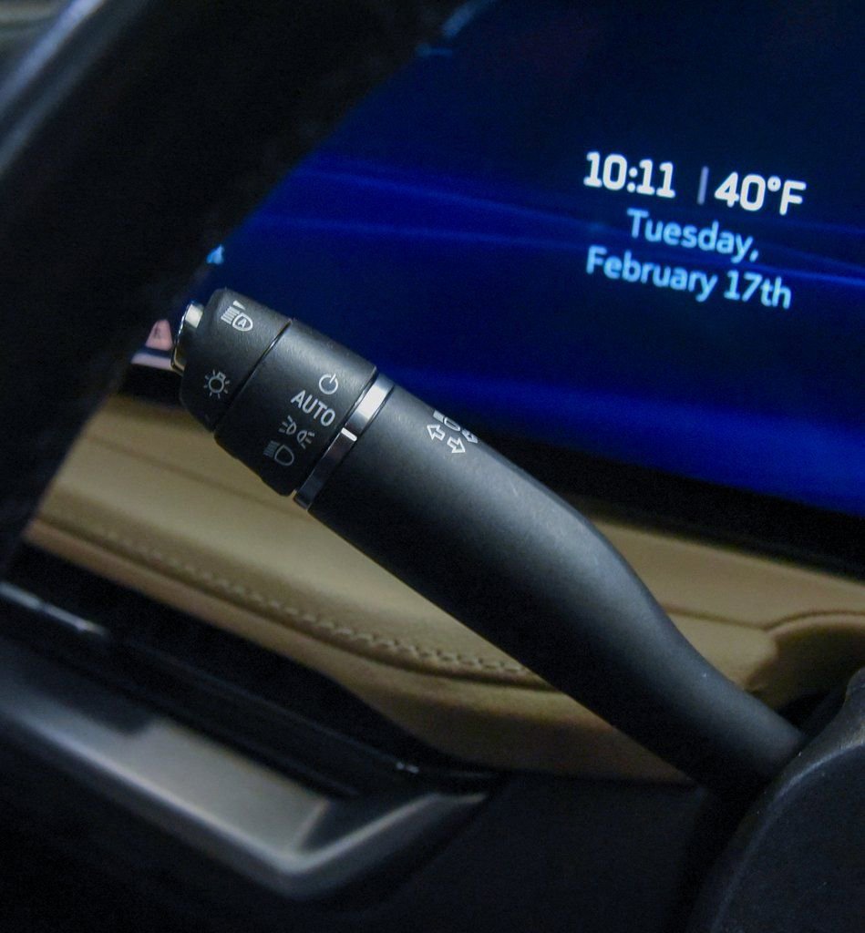 Used 2024 Cadillac XT4 Premium Luxury image 27