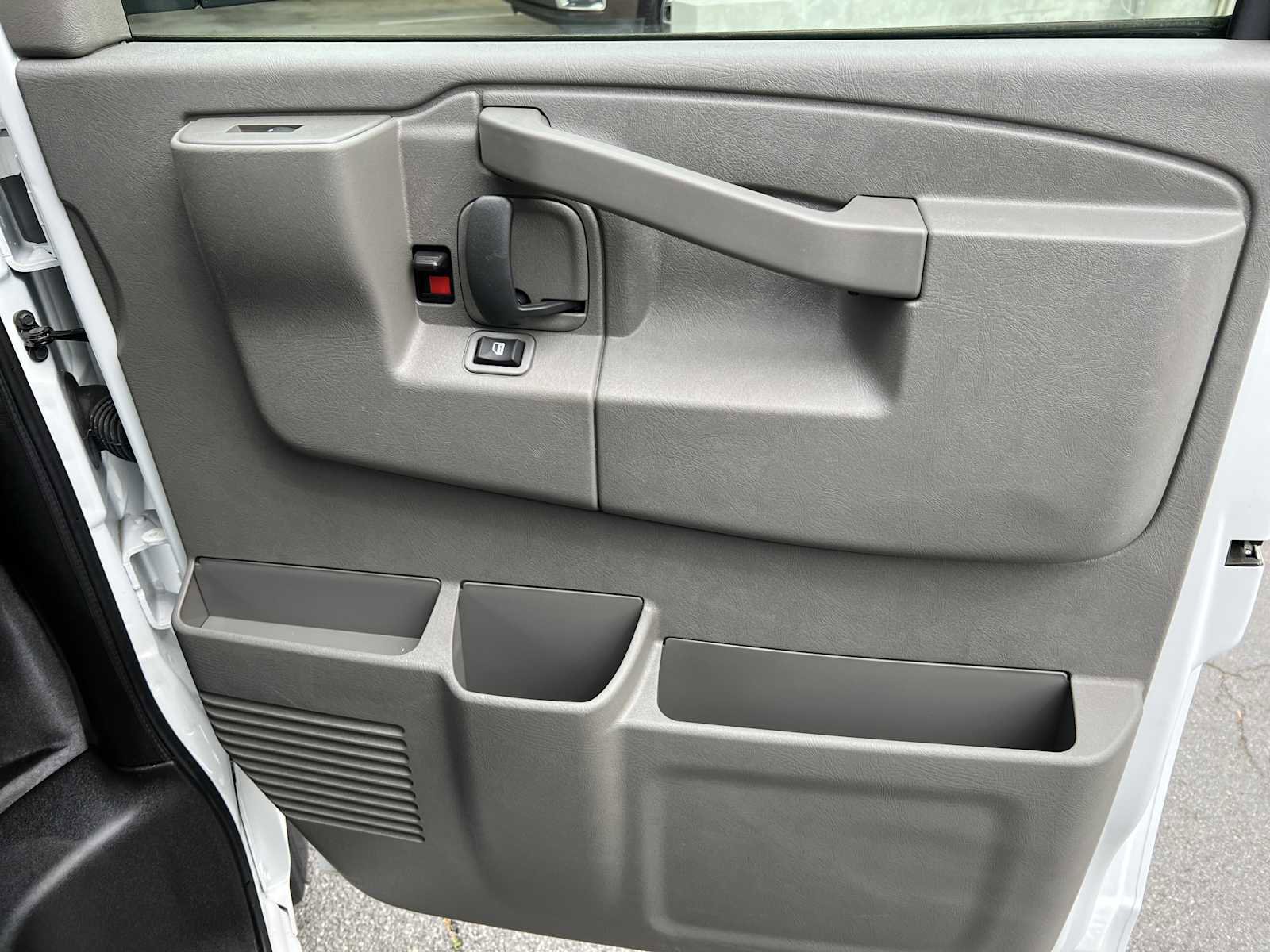 New 2025 GMC Savana 3500 w/ Power Convenience Package RWD image 18