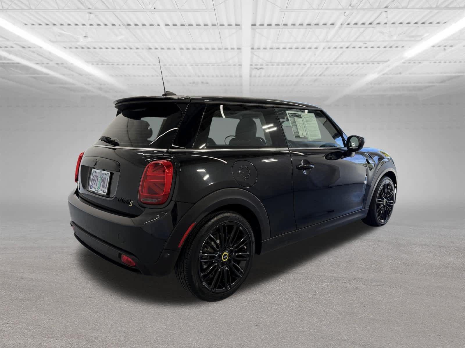 Used 2024 MINI Cooper SE FWD image 7