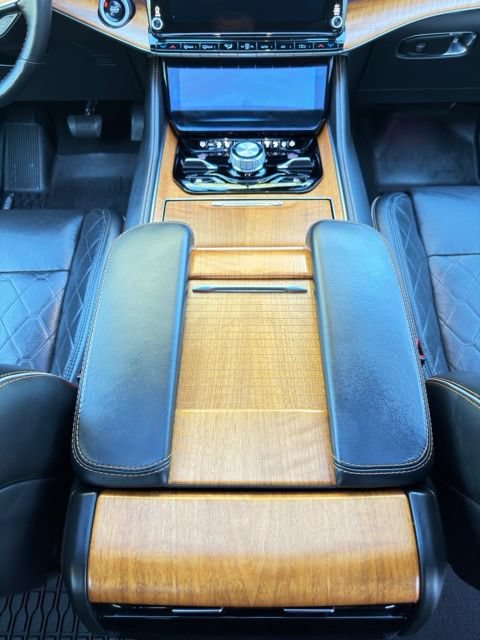 Used 2024 Jeep Grand Wagoneer L Series III AWD/4WD image 30