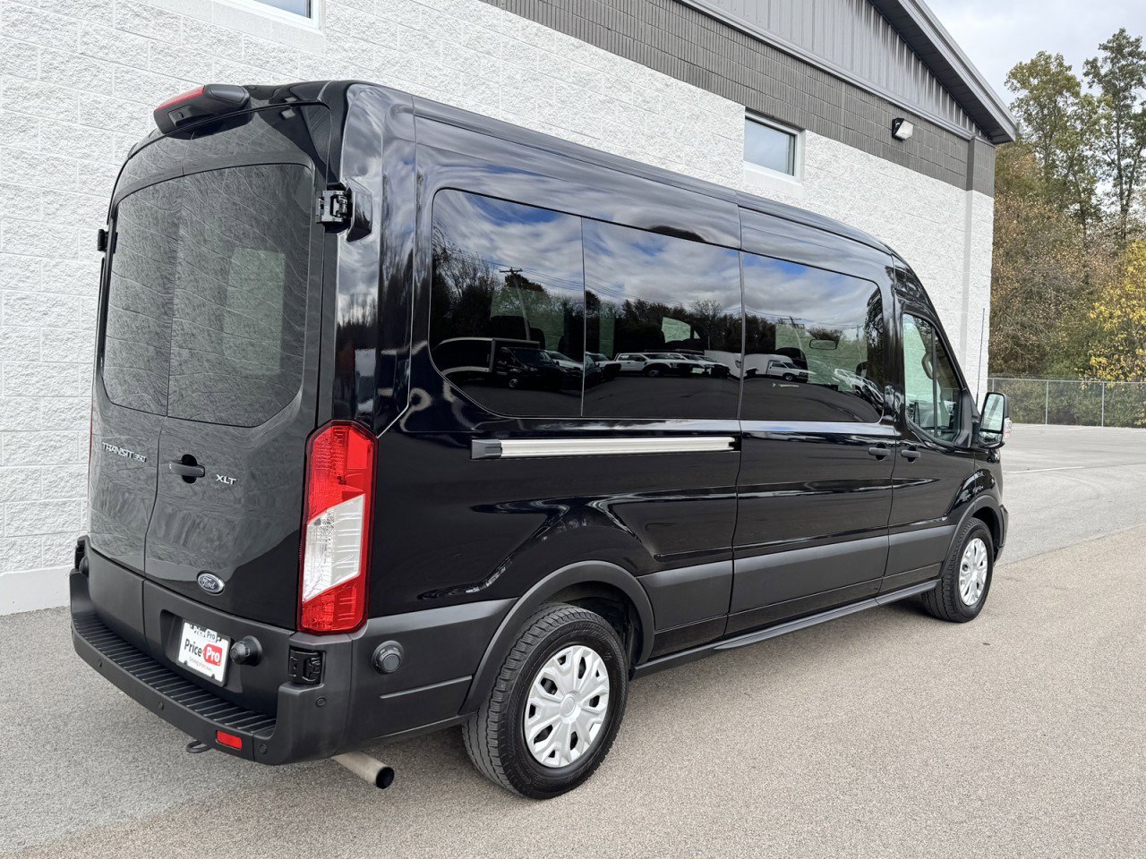 Used 2024 Ford Transit 350 XLT image 5