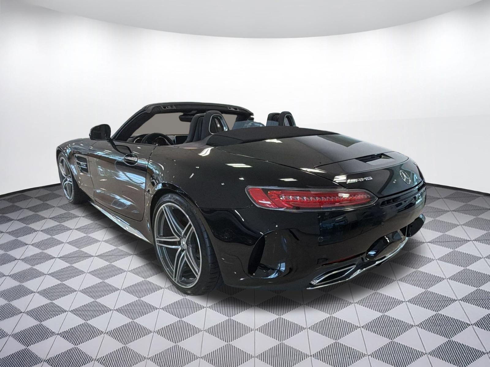 Used 2018 Mercedes-Benz AMG GT C image 3