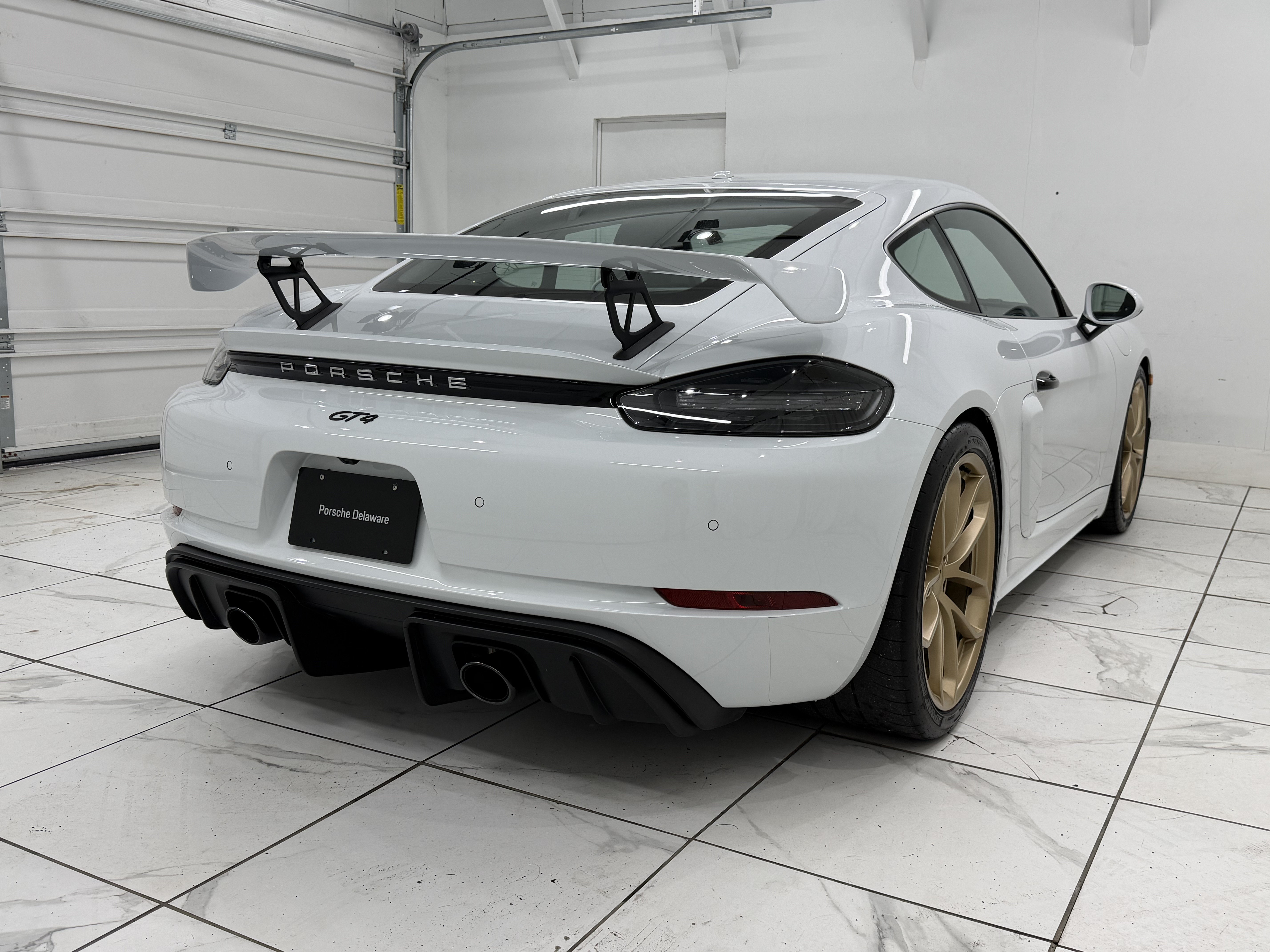 Certified 2022 Porsche 718 Cayman GT4 RWD image 12