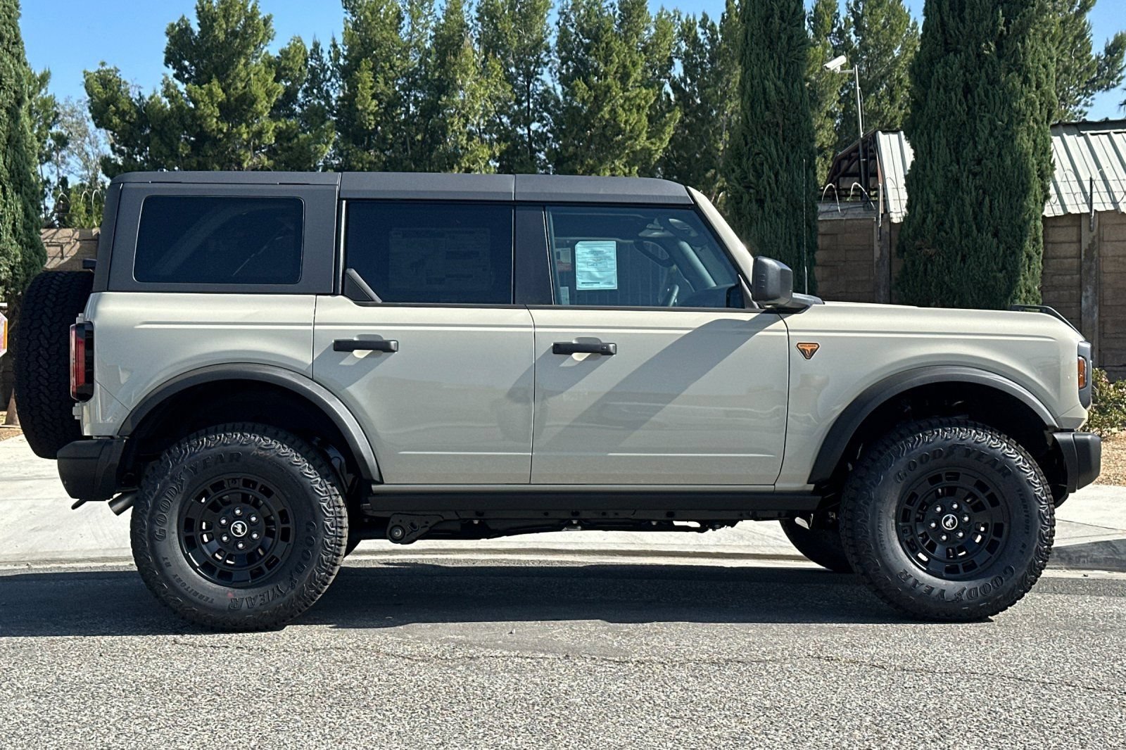 New 2026 Ford Bronco Badlands AWD/4WD image 3
