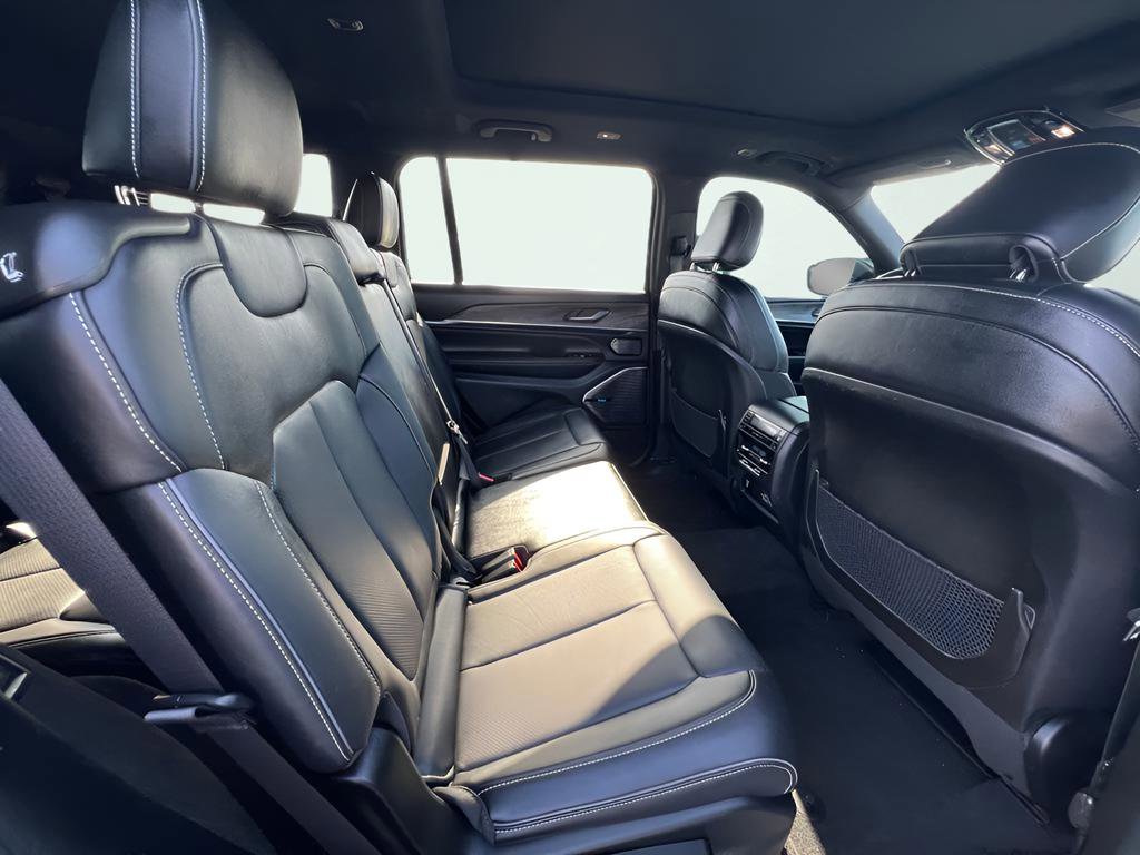 Used 2022 Jeep Grand Cherokee L Overland image 29