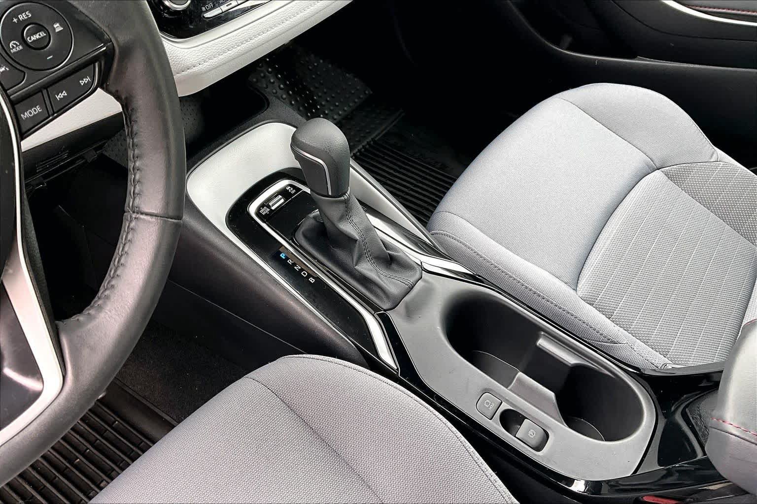 Certified 2025 Toyota Corolla SE FWD image 15
