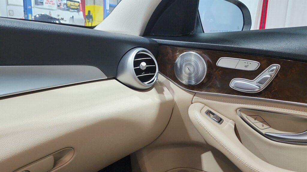 Used 2016 Mercedes-Benz C 300 4MATIC Sedan image 31