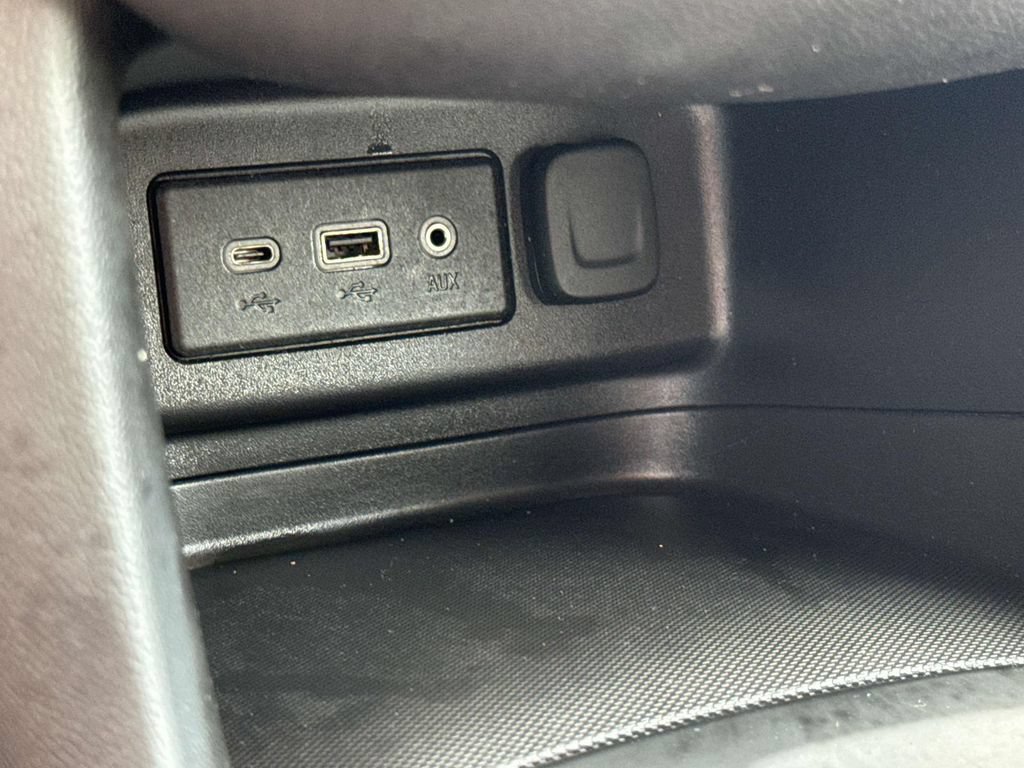 Used 2023 Chevrolet Equinox LT FWD image 30