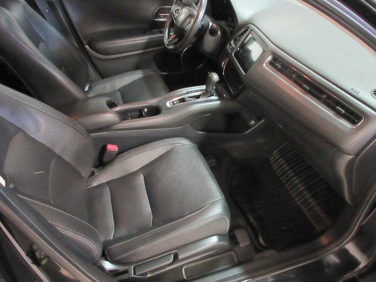 Used 2019 Honda HR-V Touring image 8