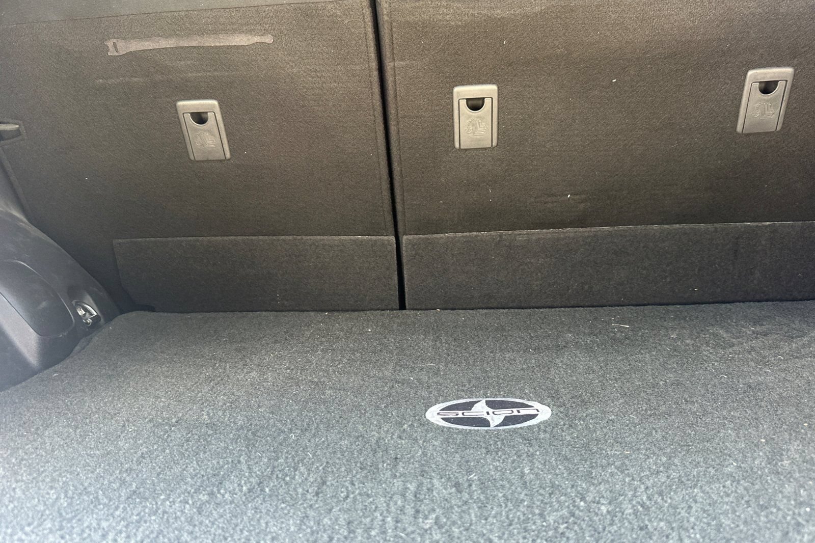 Used 2015 Scion xB FWD image 18
