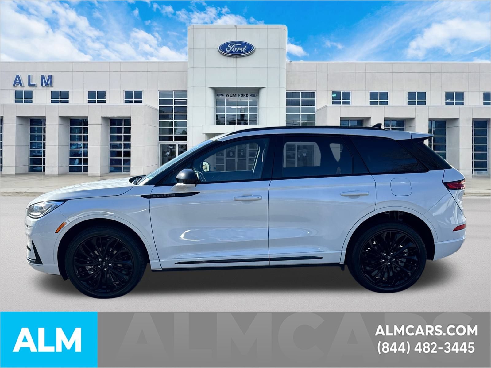 Used 2024 Lincoln Corsair Reserve w/ Jet Appearance Package AWD/4WD image 9