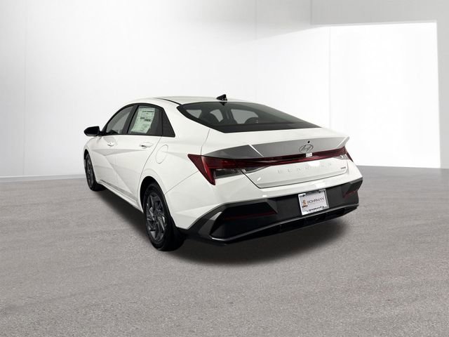 Used 2025 Hyundai Elantra Hybrid FWD image 39