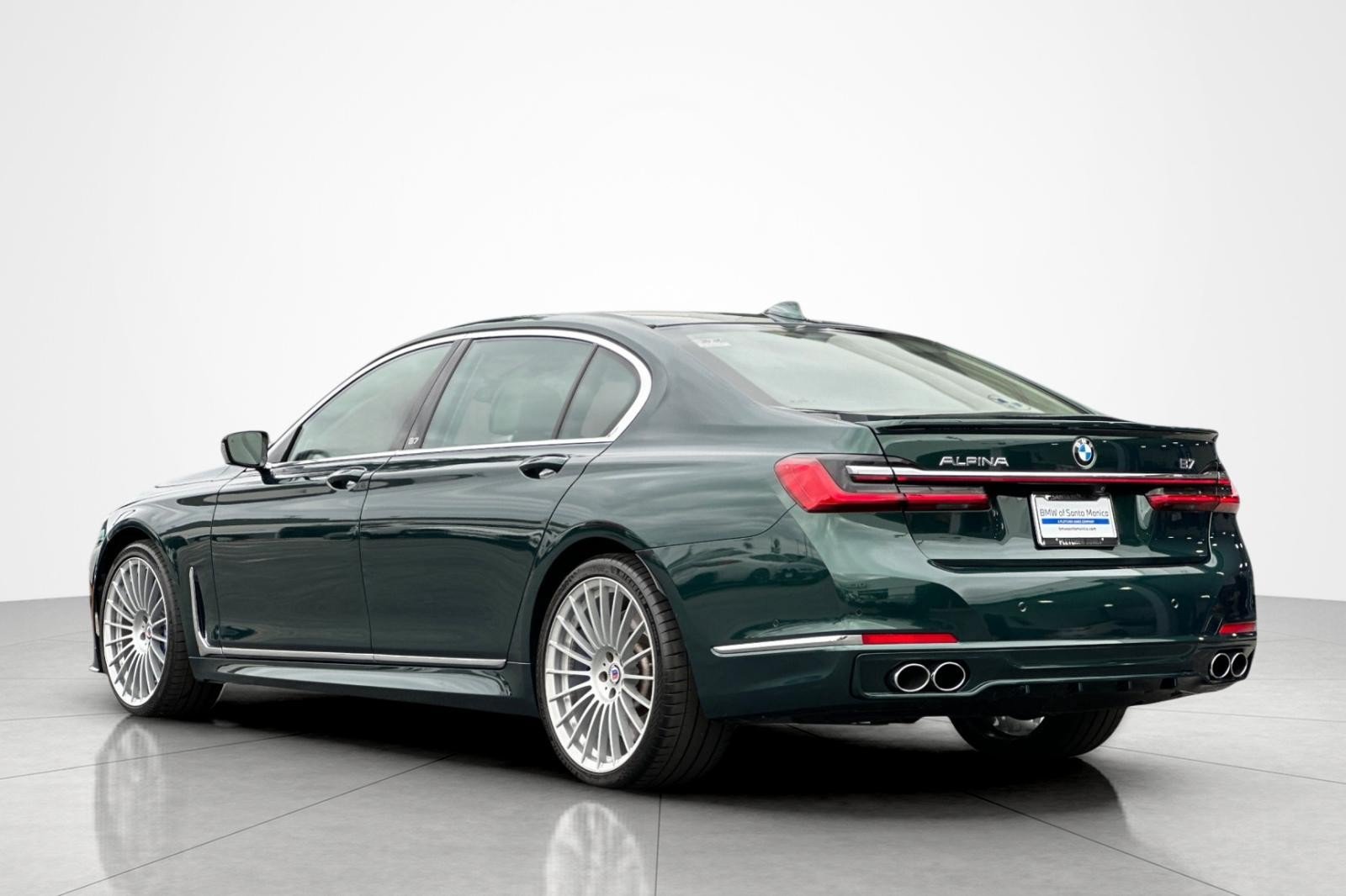 Used 2022 BMW ALPINA B7 xDrive w/ Luxury Rear Seating Package AWD/4WD image 3