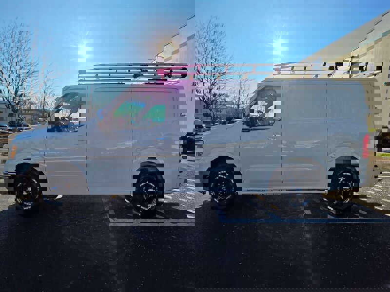 Used 2018 Nissan NV 3500 SL w/ Navigation Package image 3