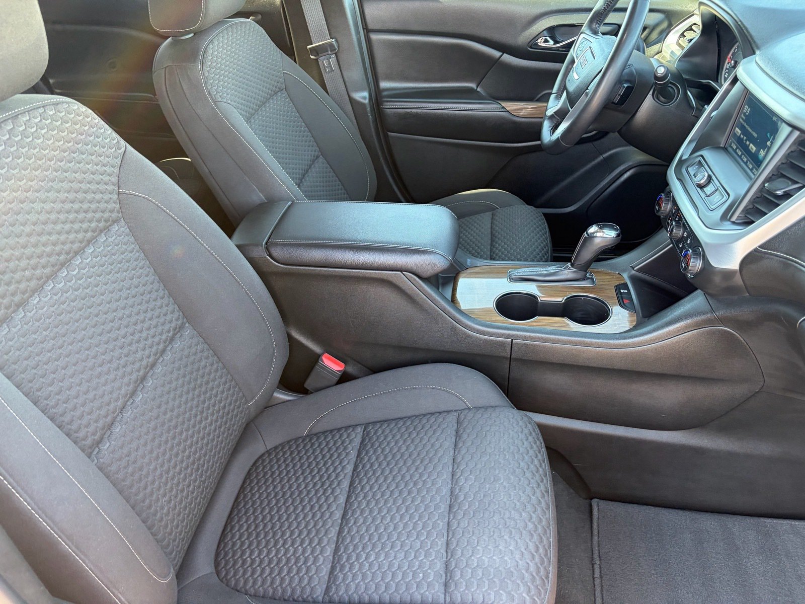 Used 2018 GMC Acadia SLE FWD image 31