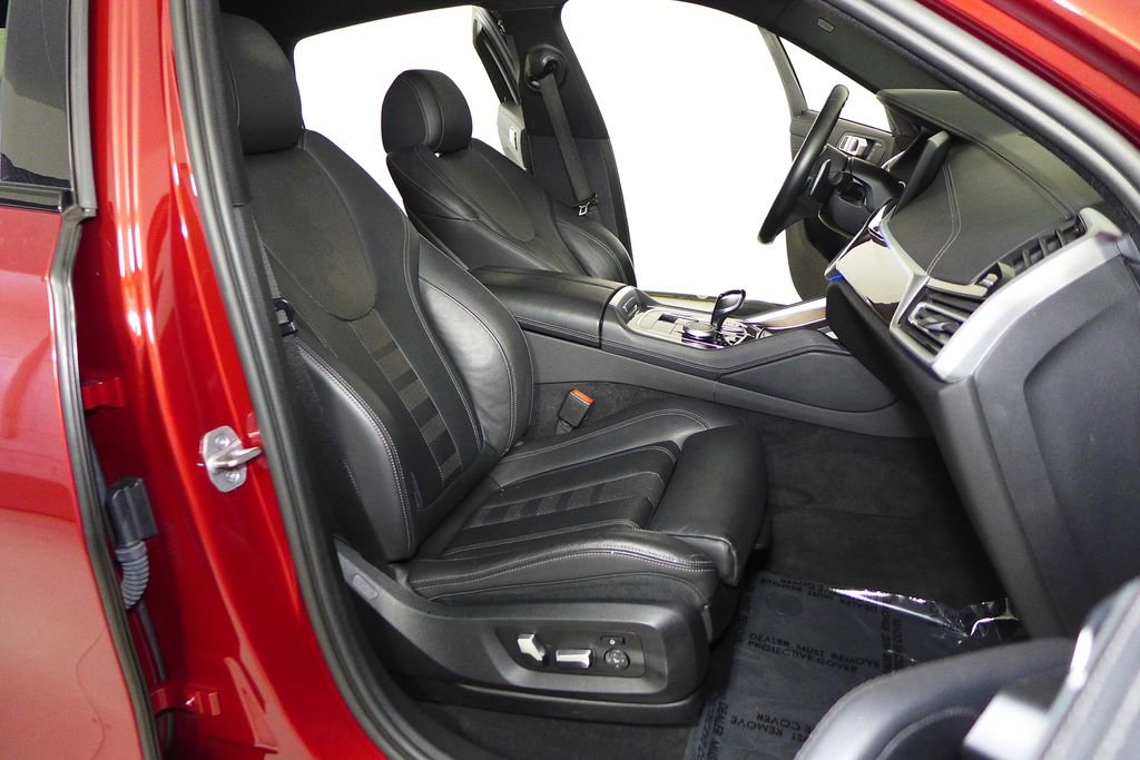 Used 2022 BMW X6 xDrive40i w/ M Sport Package image 18