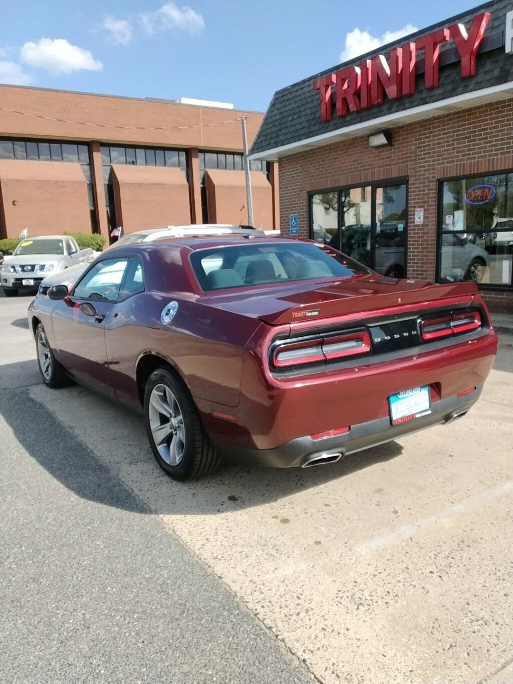 Used 2019 Dodge Challenger SXT RWD image 2