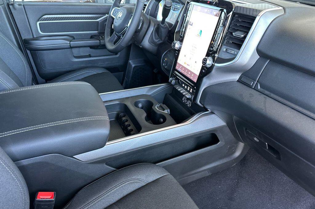 New 2026 RAM 2500 Big Horn AWD/4WD image 15