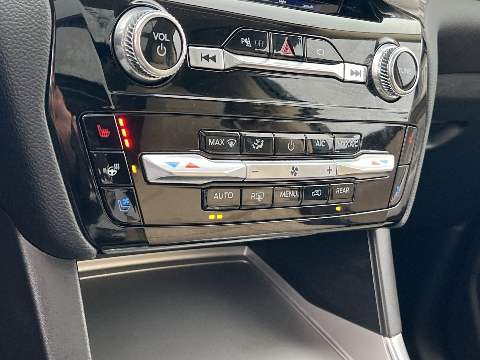 Used 2023 Ford Explorer Limited w/ Hybrid Equipment Group 310A image 21