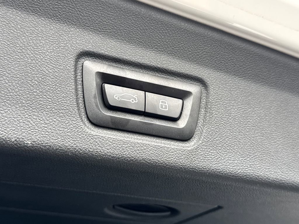 Used 2024 BMW i4 eDrive35 w/ Convenience Package image 34