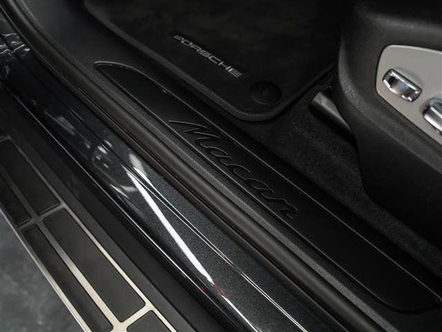 New 2025 Porsche Macan image 24