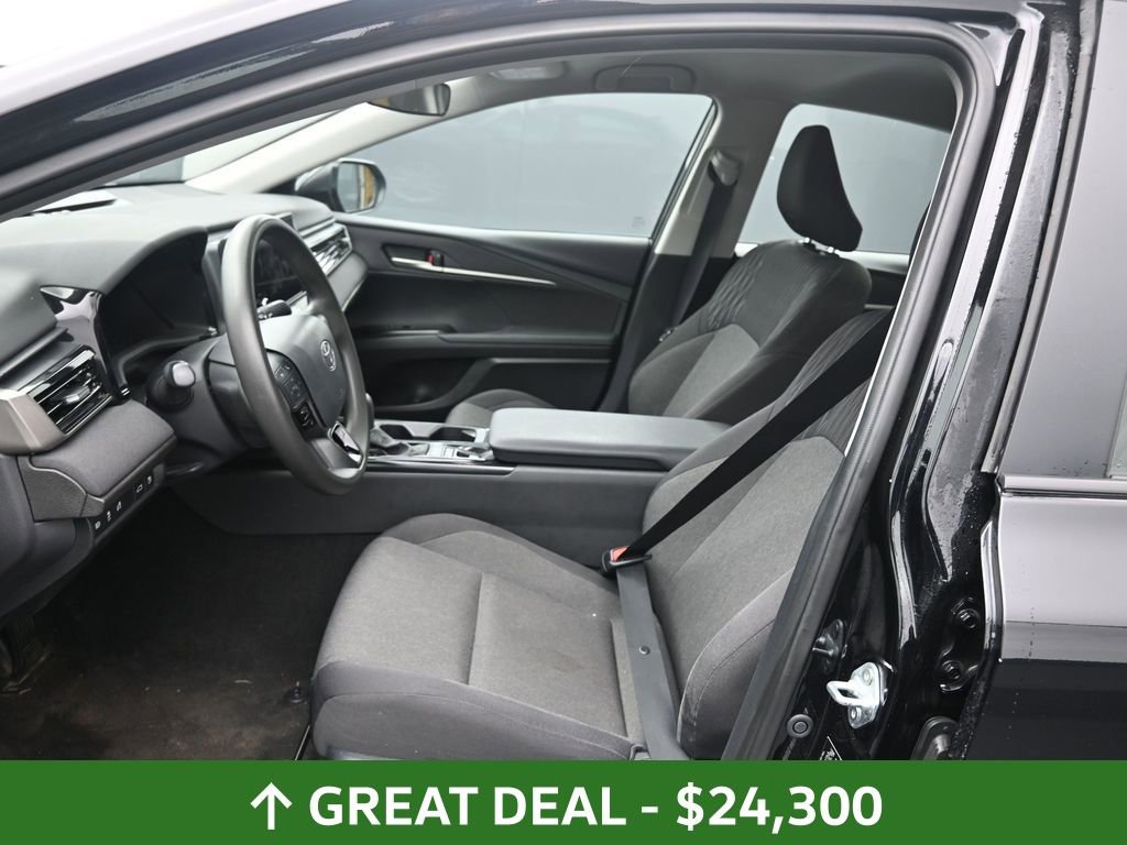 Used 2025 Toyota Camry LE image 23