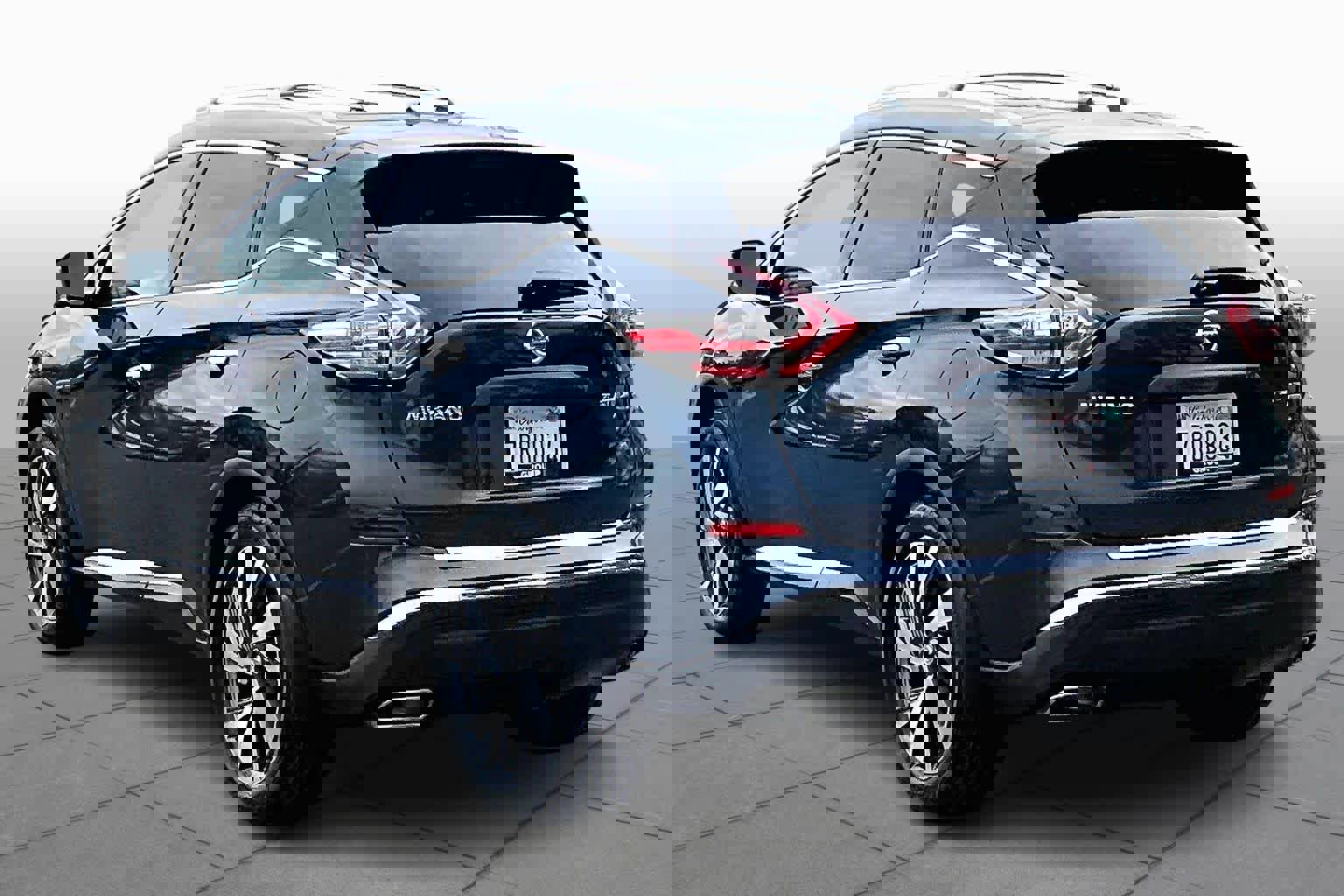 Used 2015 Nissan Murano Platinum w/ Cargo Package w/Cover image 11