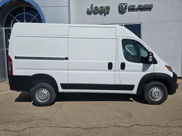 Used 2024 RAM ProMaster 2500 w/ Convenience Group FWD image 3