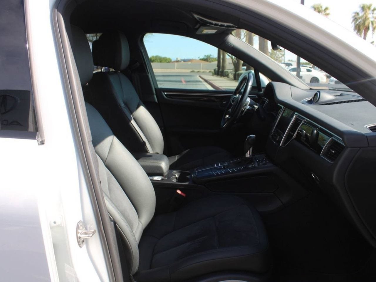Used 2017 Porsche Macan AWD/4WD image 15