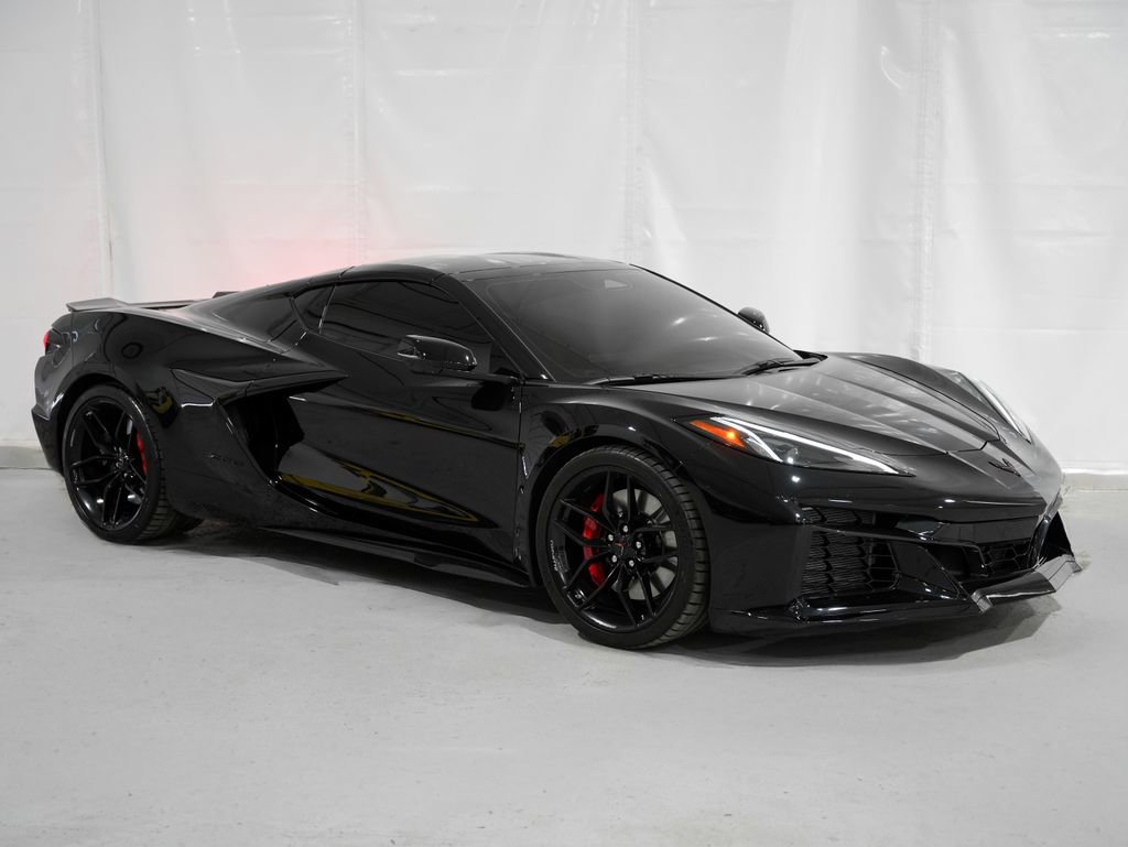 Used 2025 Chevrolet Corvette Z06 RWD image 8