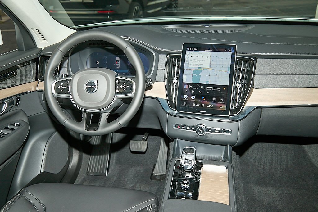 New 2025 Volvo XC90 B6 Plus w/ Protection Package Premier image 25