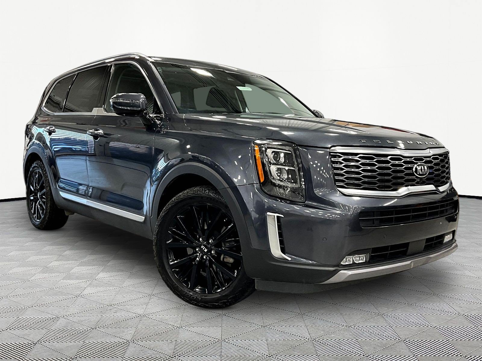 Used 2020 Kia Telluride SX w/ SX Prestige Package AWD/4WD image 3