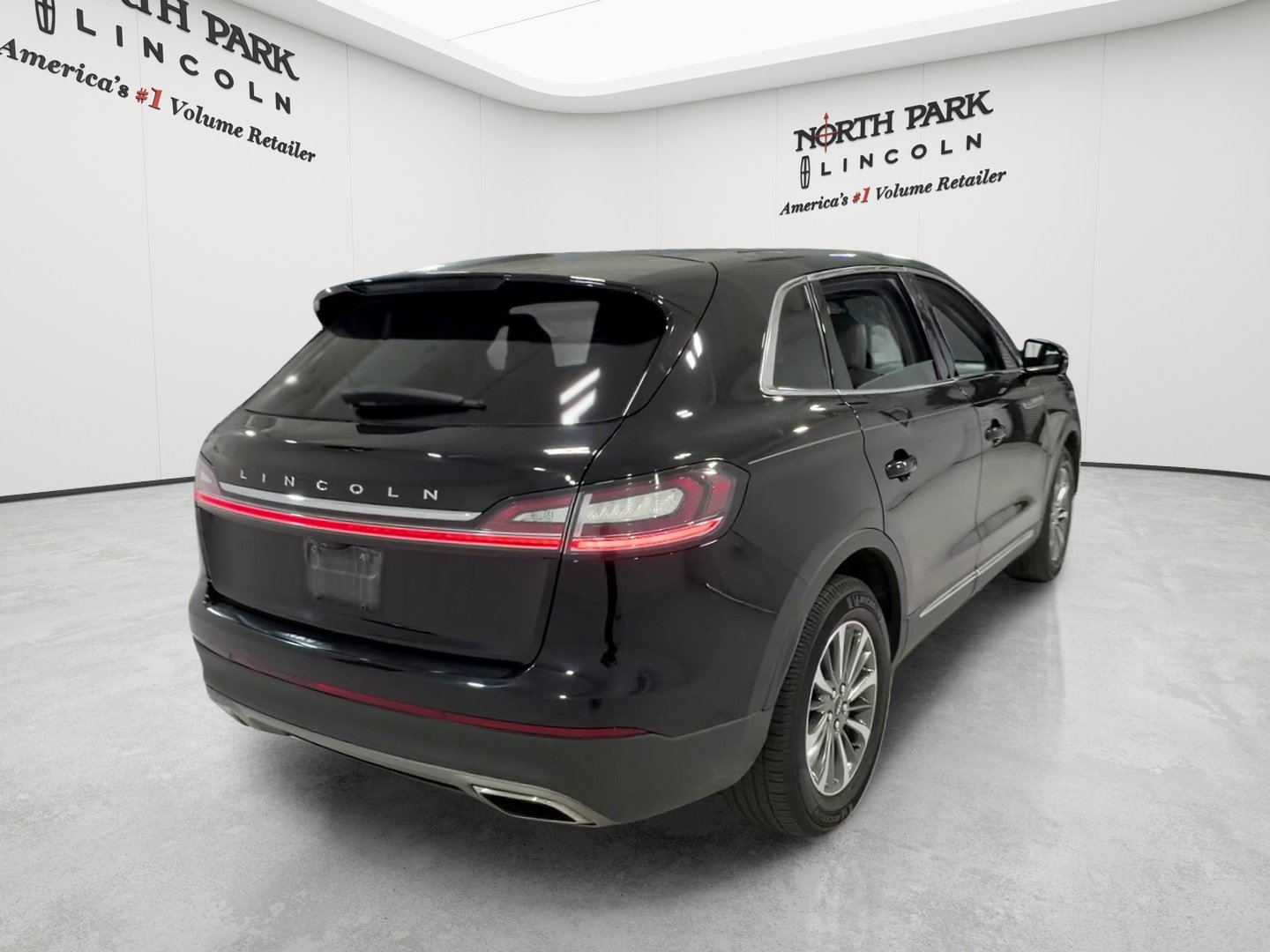 Used 2022 Lincoln Nautilus Reserve FWD image 5