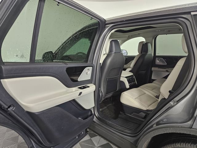 Used 2025 Lincoln Aviator Reserve w/ Equipment Group 201A image 18