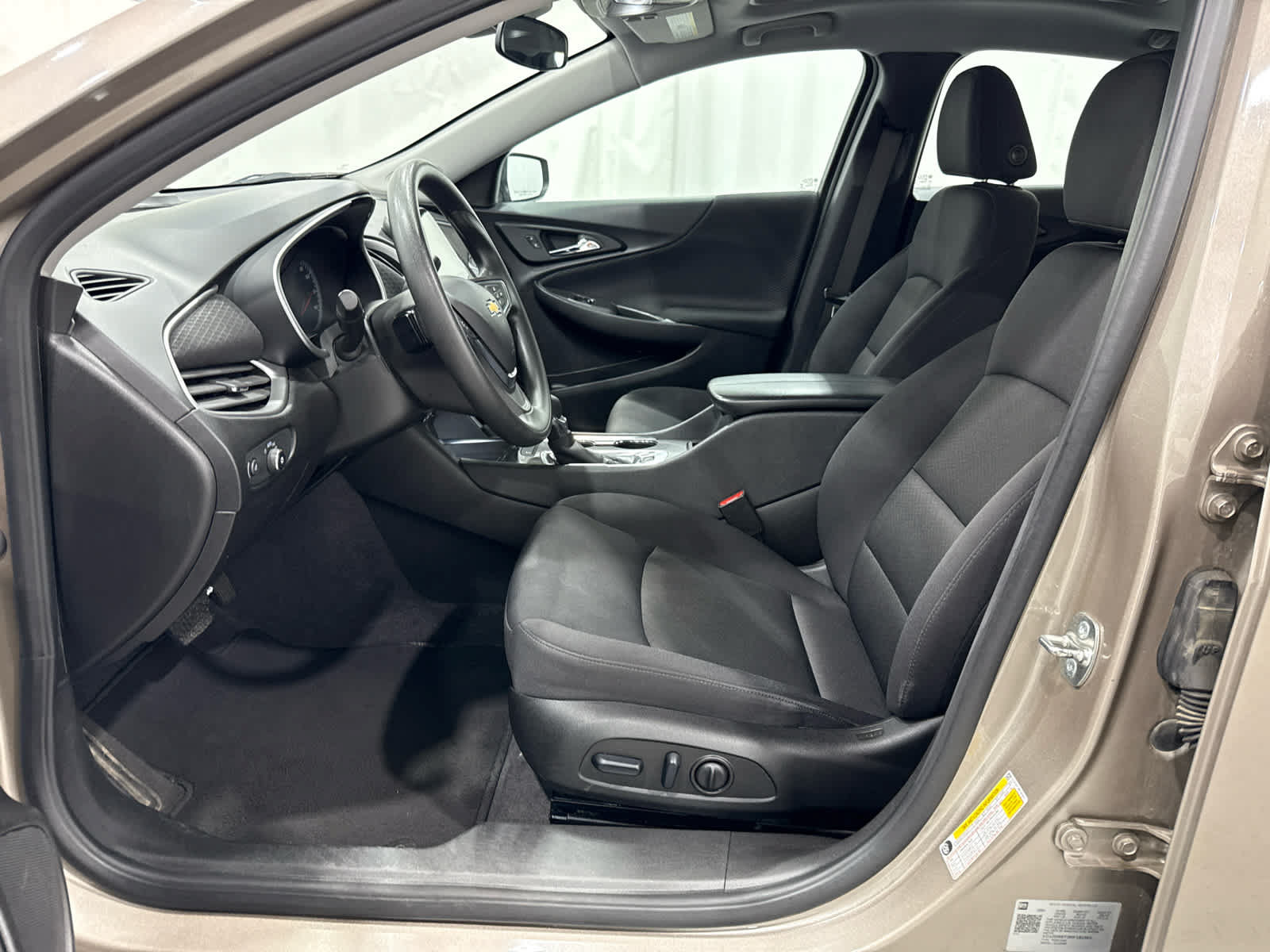 Certified 2024 Chevrolet Malibu LT FWD image 11