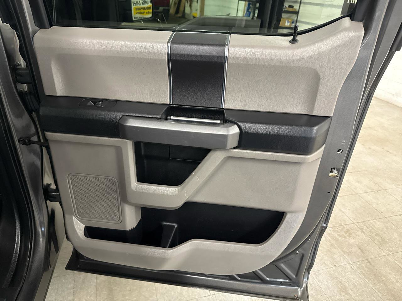 Used 2018 Ford F150 XLT image 41