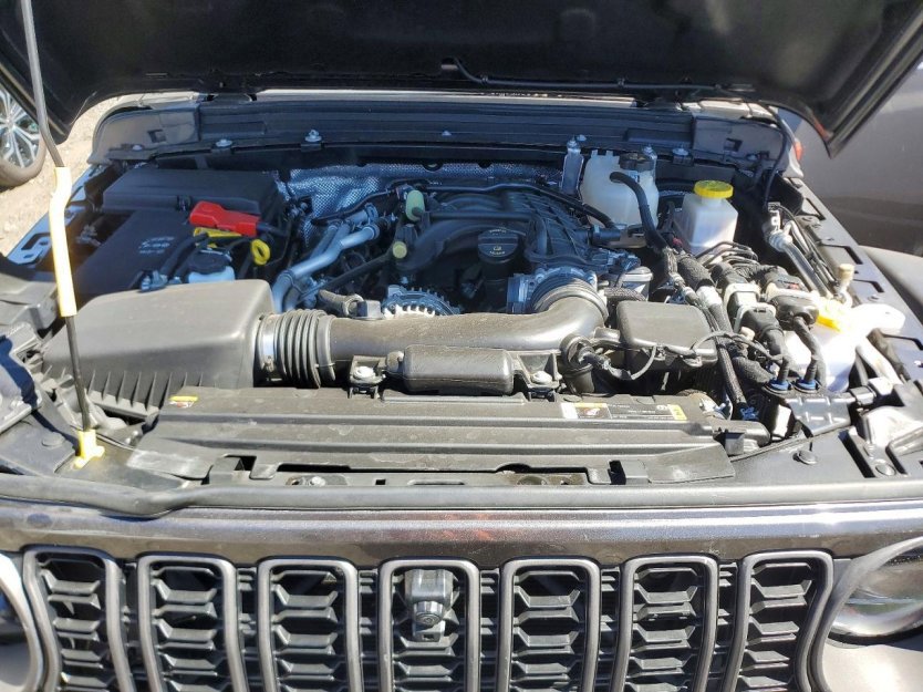 Used 2024 Jeep Gladiator Rubicon w/ Technology Group image 9