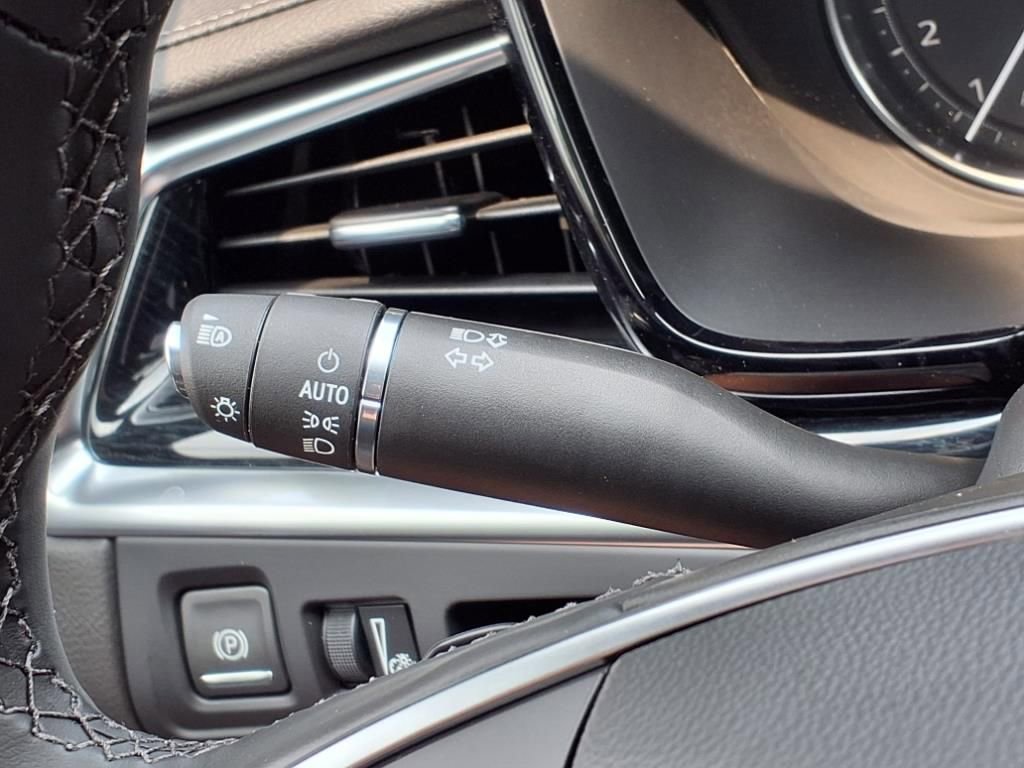 New 2025 Cadillac XT5 Premium Luxury w/ LPO, Floor Liner Package image 18