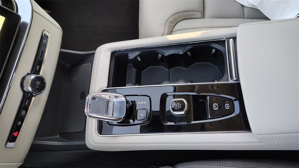 New 2026 Volvo XC90 B6 Ultra image 23